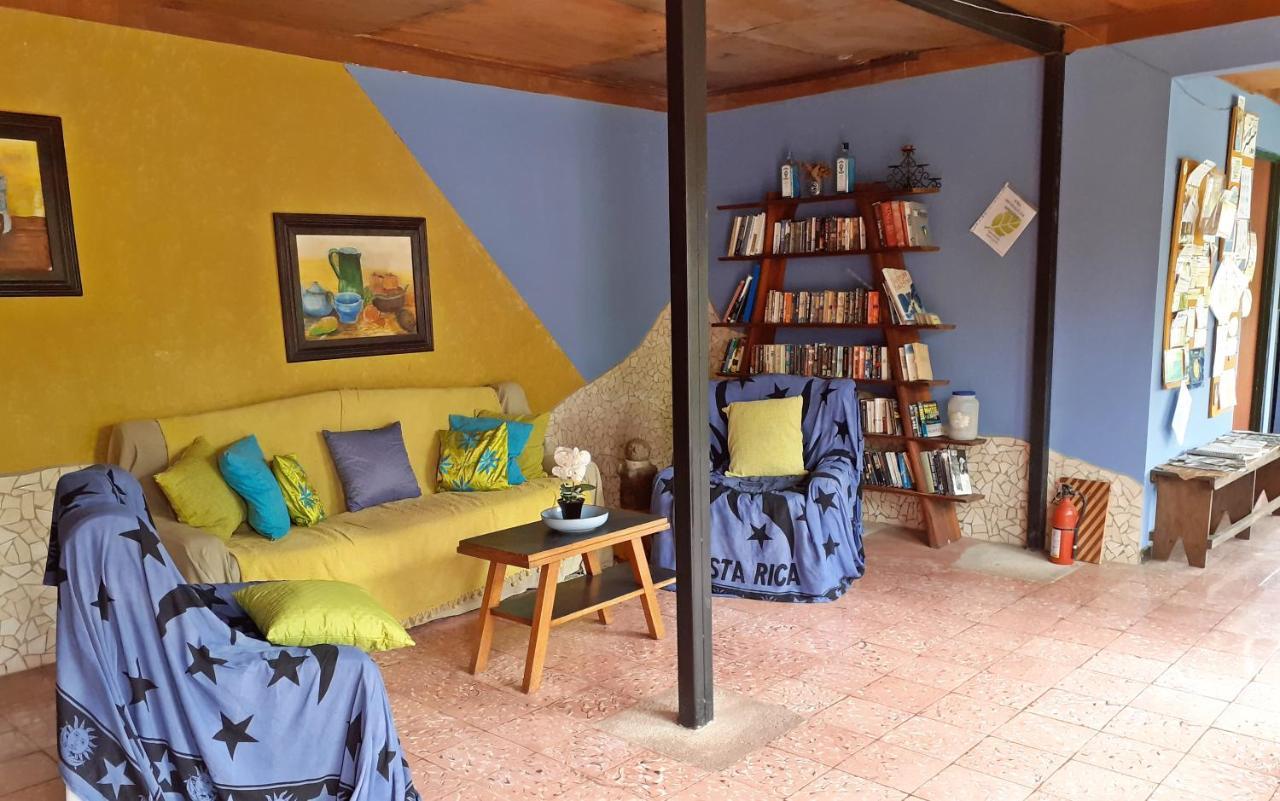 Montana Linda Guest House Orosí Eksteriør bilde